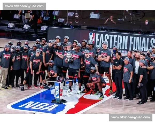 湖人对决热火总决赛在线观赛焦点解析与赛场风云回顾巅峰对抗全景呈现